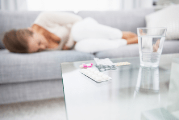 κοιλιακό άλγος λόγω της παρουσίας παρασίτων στο σώμα